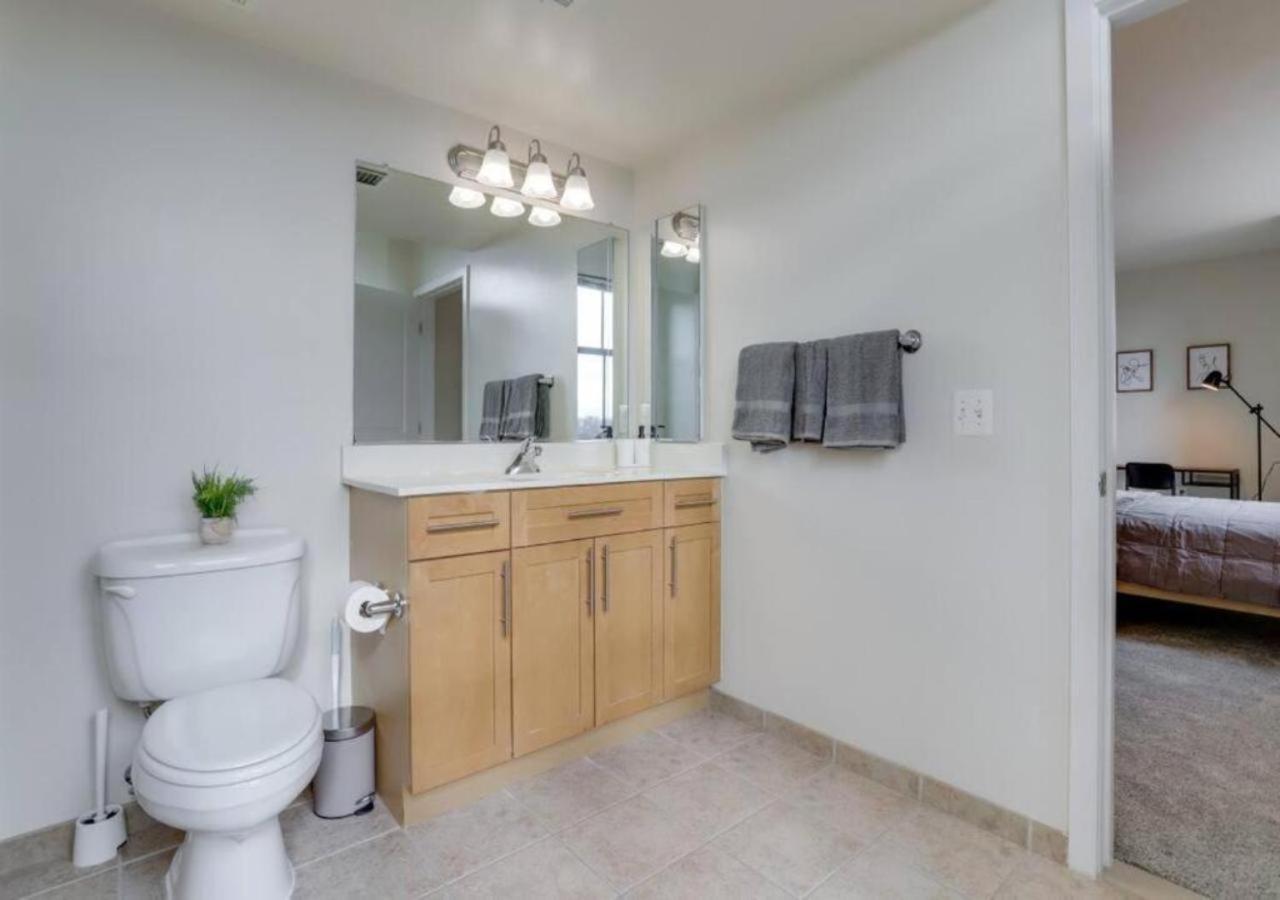 Splendid 2 Bedroom Condo At Pentagon City Arlington Esterno foto