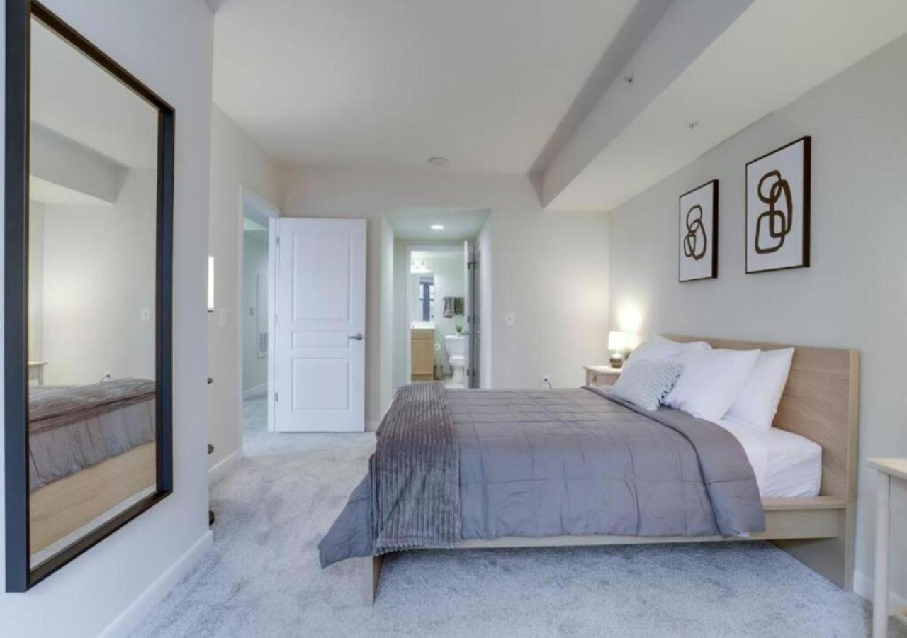Splendid 2 Bedroom Condo At Pentagon City Arlington Esterno foto
