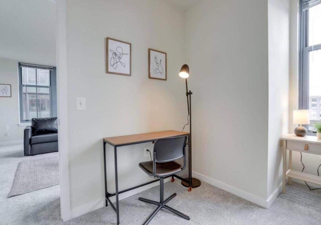 Splendid 2 Bedroom Condo At Pentagon City Arlington Esterno foto